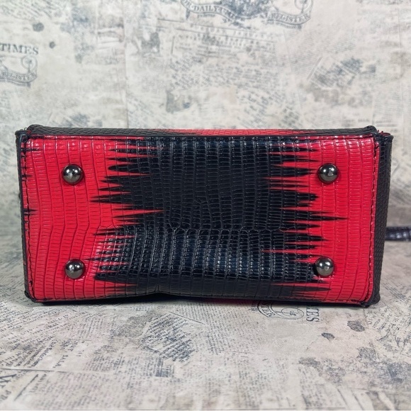 Sondra Roberts Square crossbody red and black bag - Picture 6 of 13